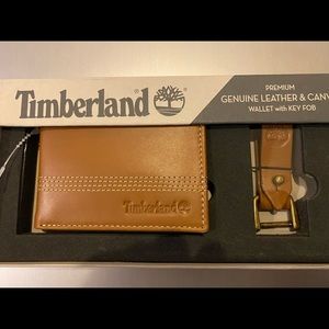 NIB Timberland Leather Wallet and Key Chain